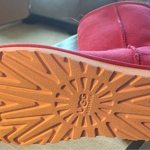 Uggs hot pink breast cancer sequins size 6 brand new without tags or box